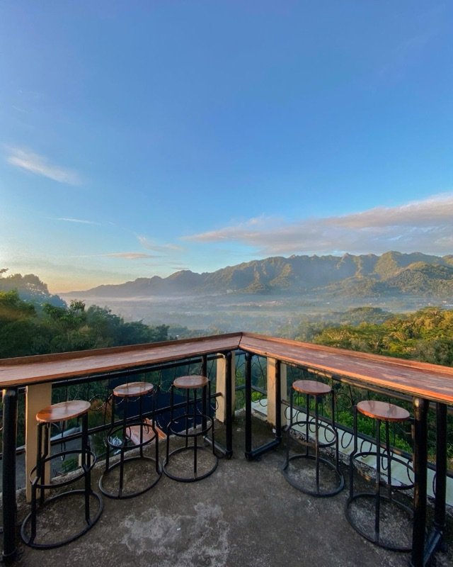 Resto keluarga di Magelang dengan view dari lantai 3 Kedai Bukit Rhema
